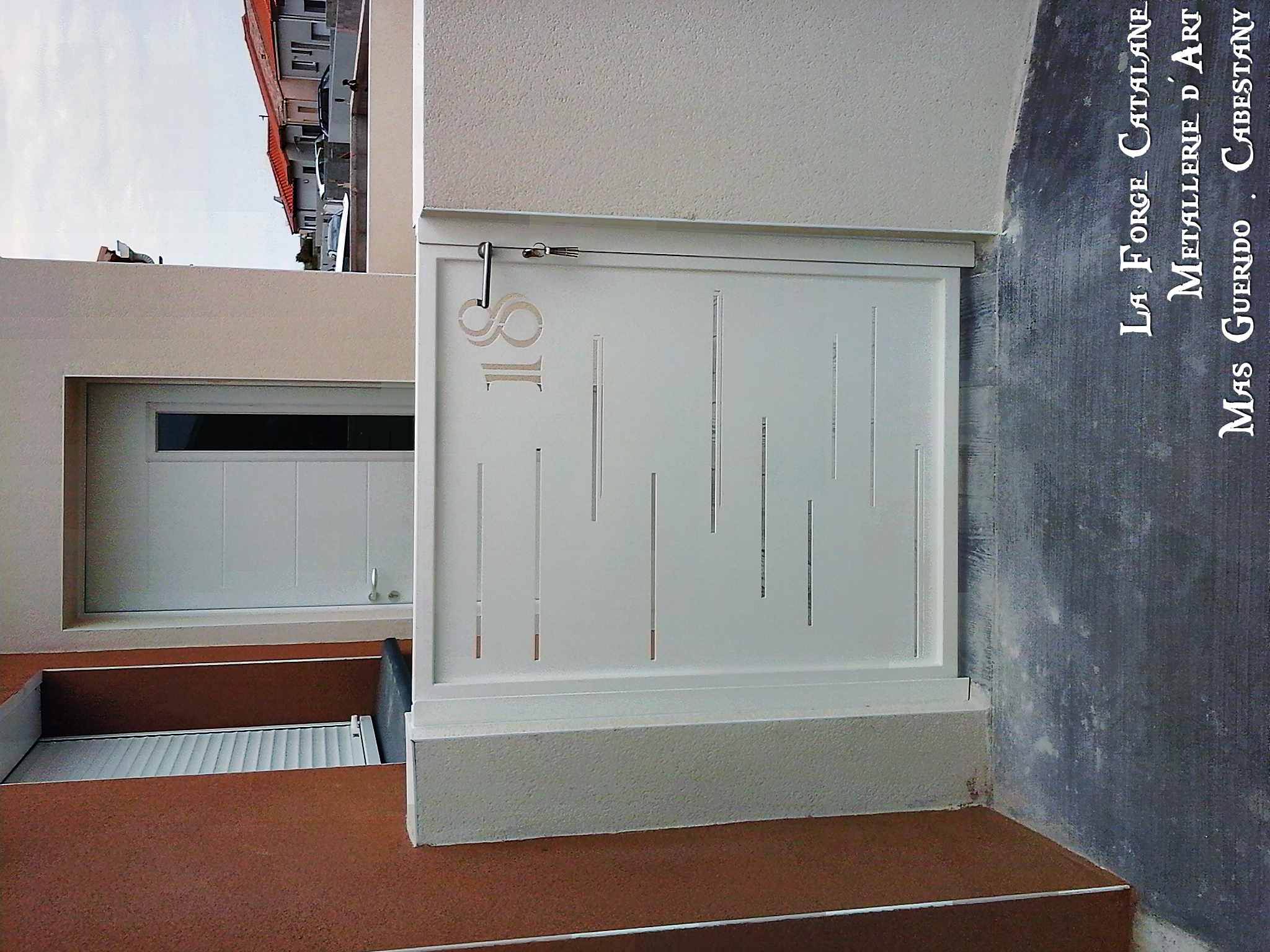 portillon decoupe laser thermo blanc poignee inox forge catalane.jpg